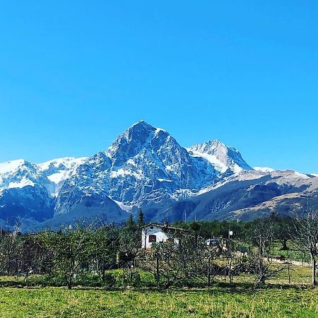 La Casetta Di Trignano Isola del Gran Sasso d'Italia Exterior photo